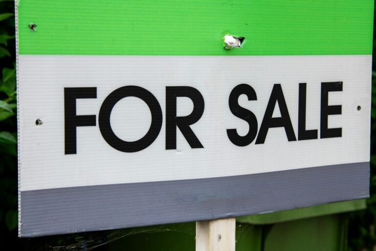 How to Price a Listing to Sell Fast (And at Full Value)